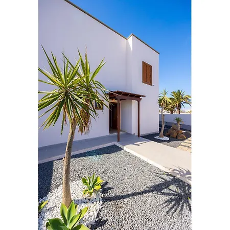 Caletas Willa Teguise (Lanzarote)