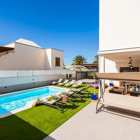 Caletas Willa Teguise (Lanzarote)