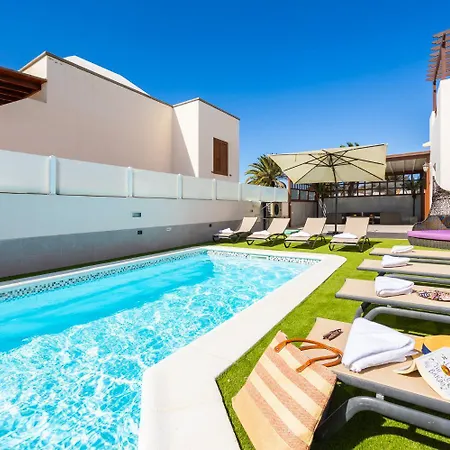 ヴィラ Caletas テギセ